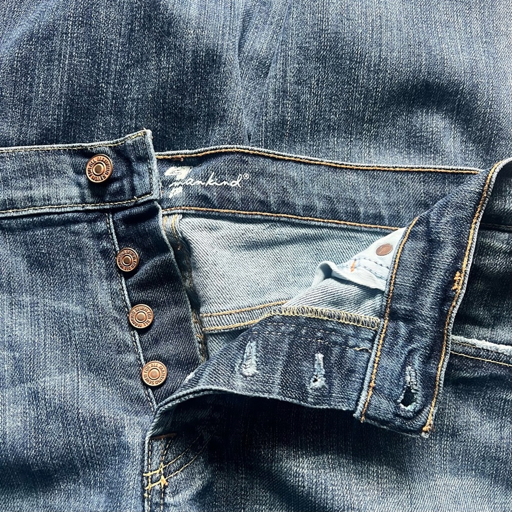 7 For All Mankind Relaxed Distressed Denim Button Straight Leg Jean Size 33 - Picture 7 of 8